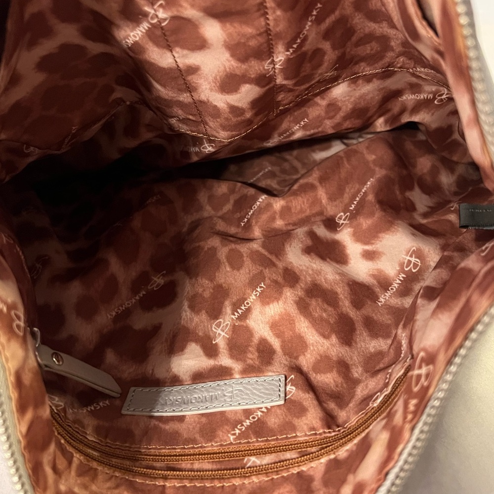 B Makowsky Elegant Gray Hobo Shoulder Bag - Picture 5 of 6